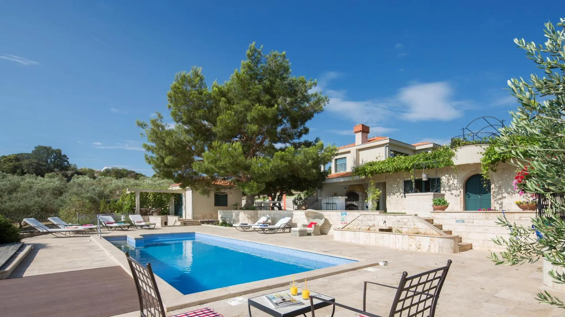 Holiday home Isolated Five Star Luxury Villa With Private Pool Prgomet