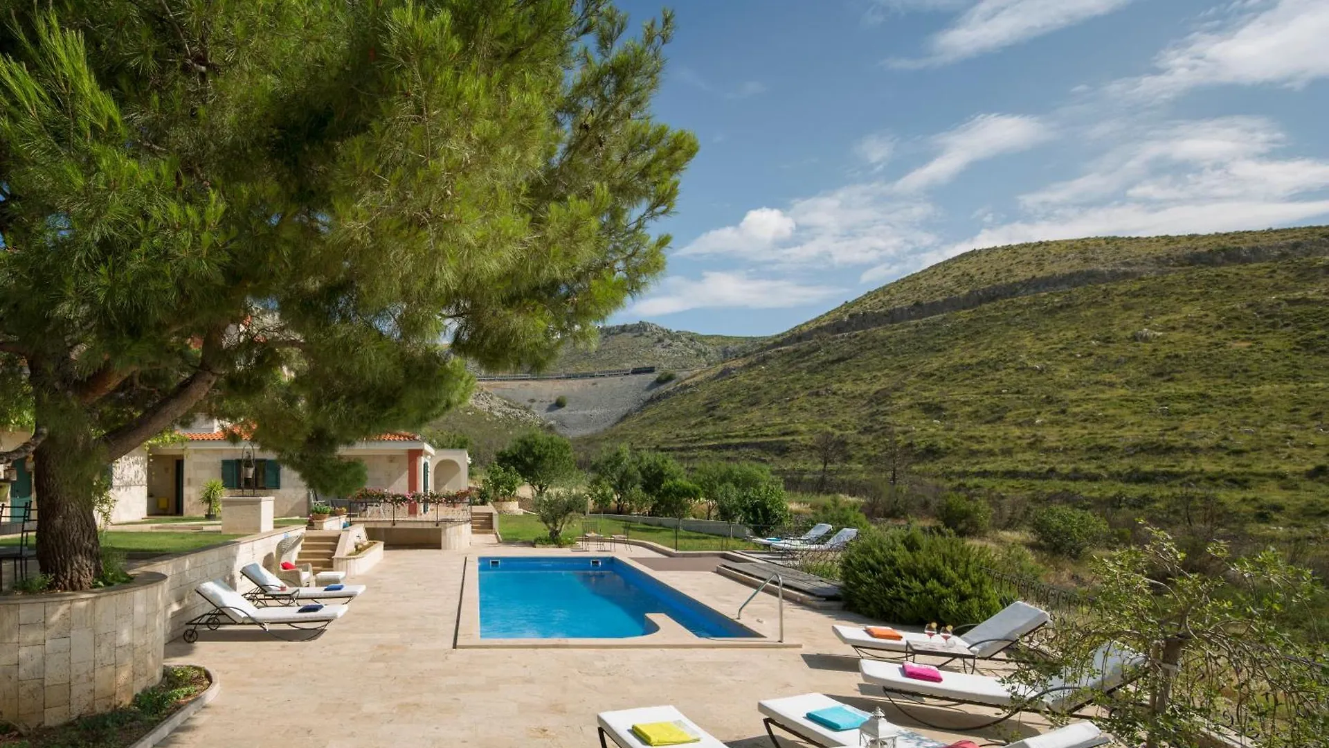 Isolated Five Star Luxury Villa With Private Pool Prgomet Holiday home