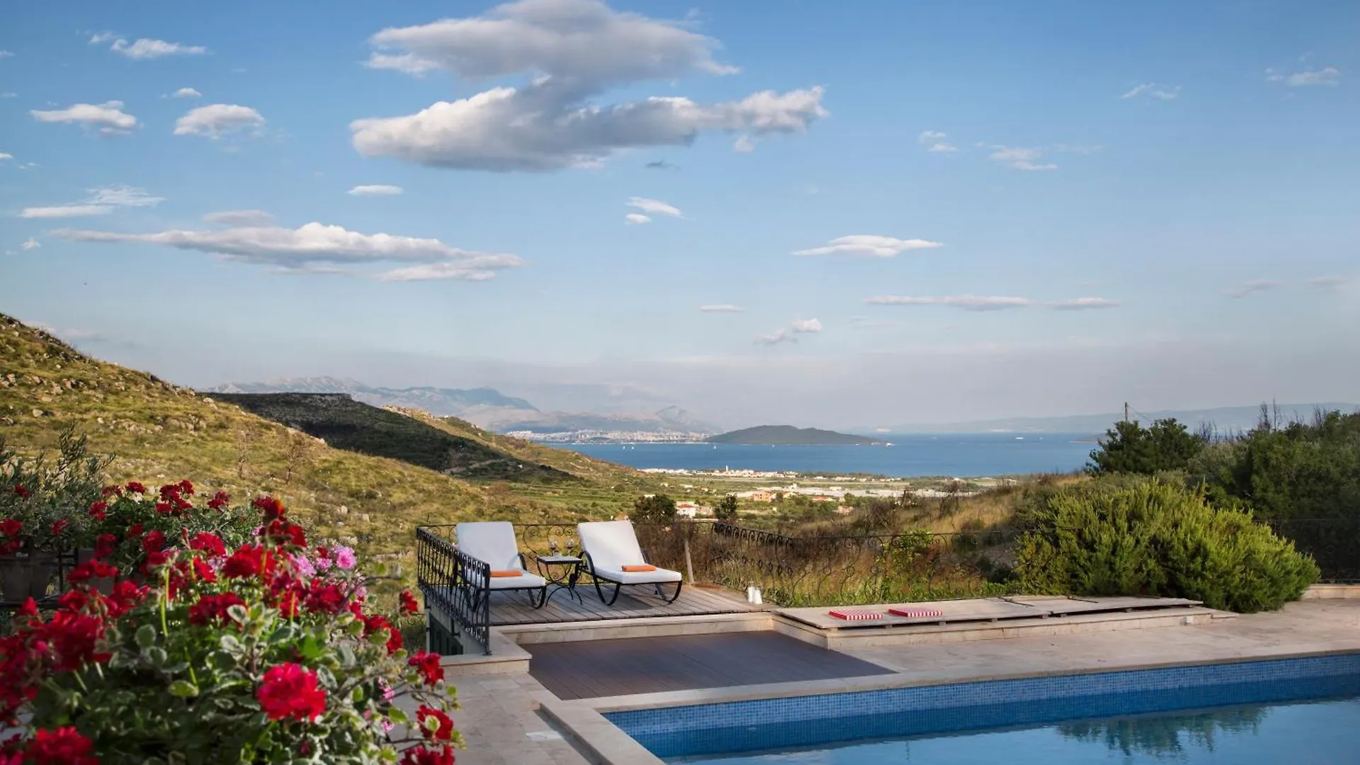 Isolated Five Star Luxury Villa With Private Pool Prgomet