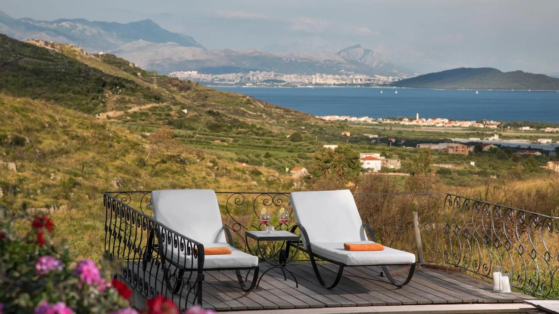 Isolated Five Star Luxury Villa With Private Pool Prgomet Holiday home
